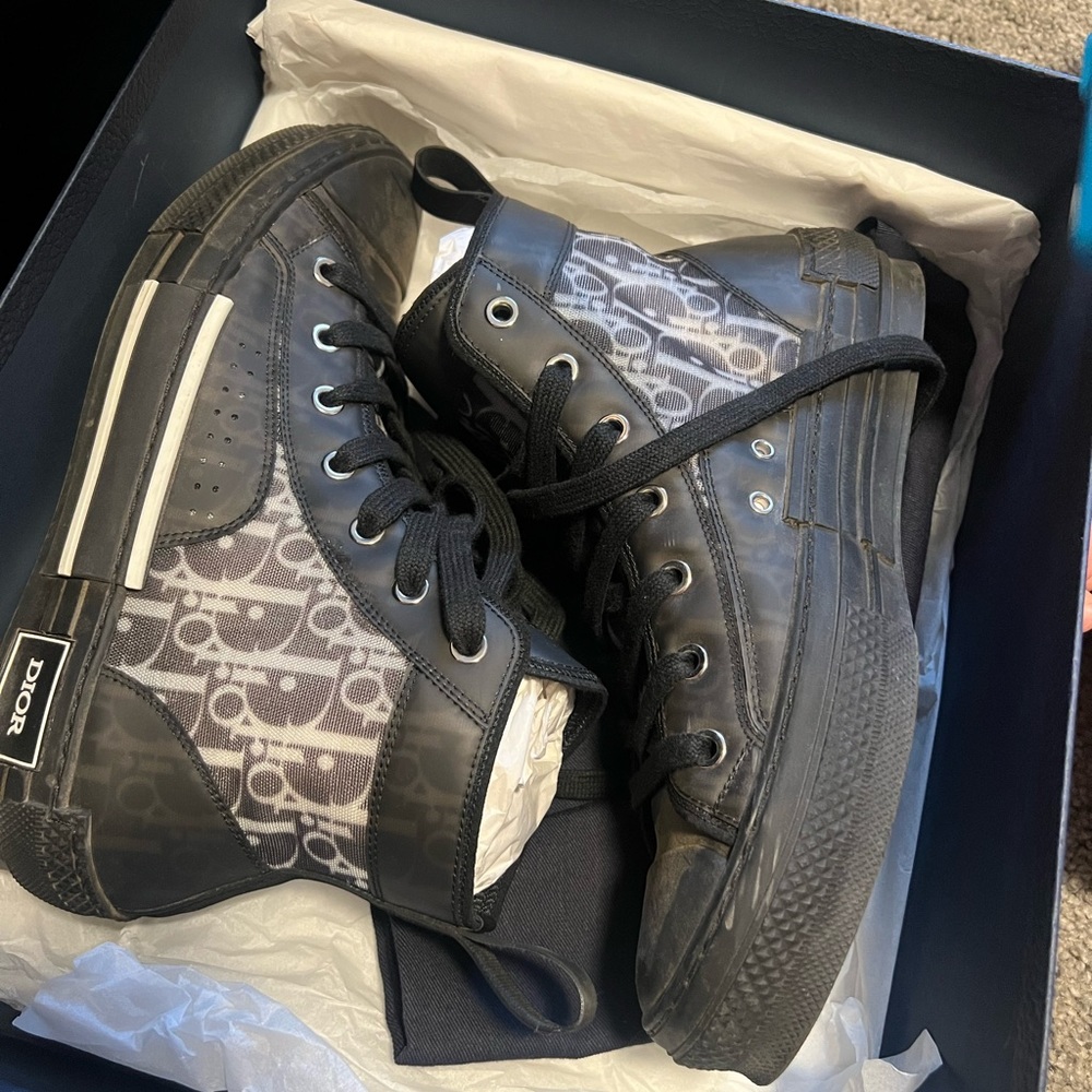 DIOR B23 HIGH-TOP SNEAKER (Authentic)